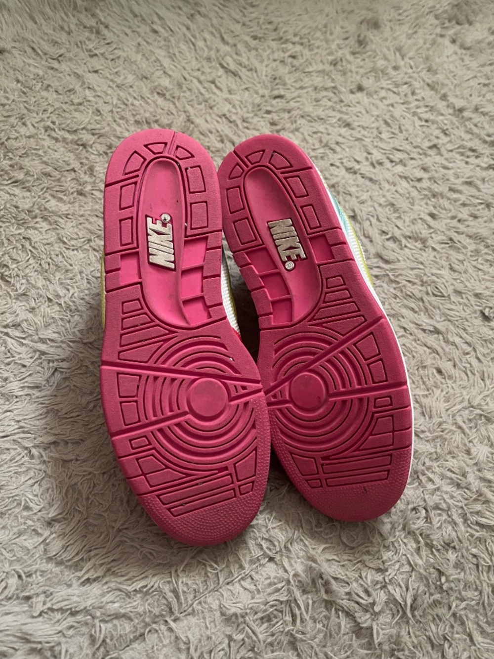 Nike Shoes - Picture 5 of 6